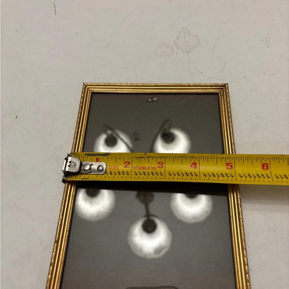 7” x 5” golden color picture frame
